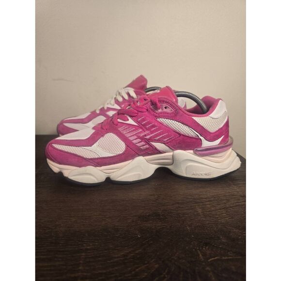 New Balance 9060 Fuchsia Pink U9060FP Women's Running Shoes Size 10 - Picture 2 of 8